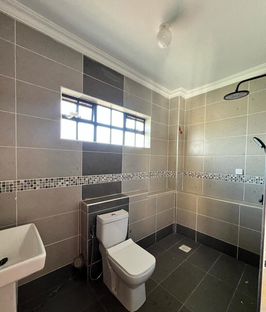 4-Ensuite Townhouse with DSQ & Sunken Living Room – Karen