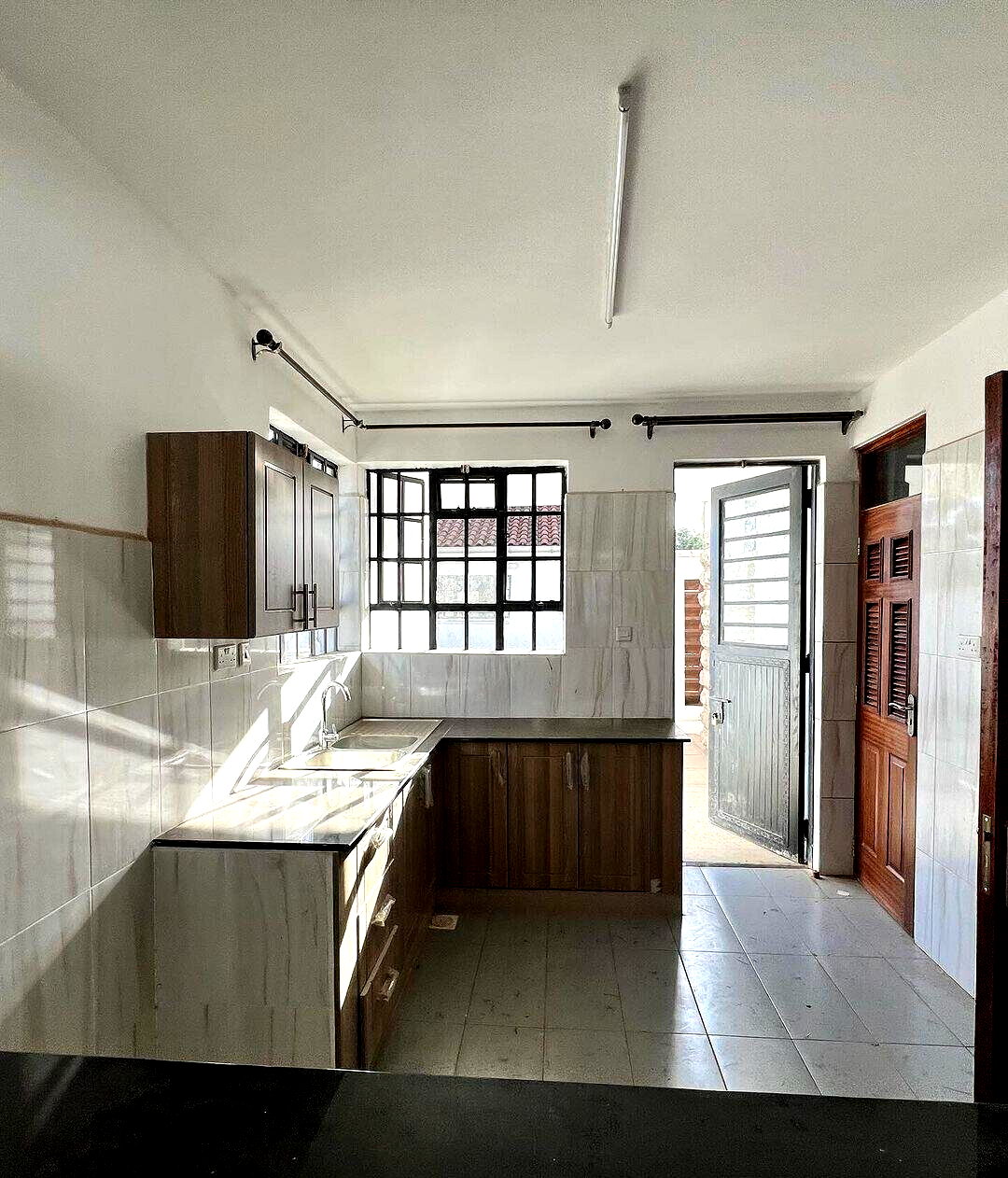 4-Ensuite Townhouse with DSQ & Sunken Living Room – Karen