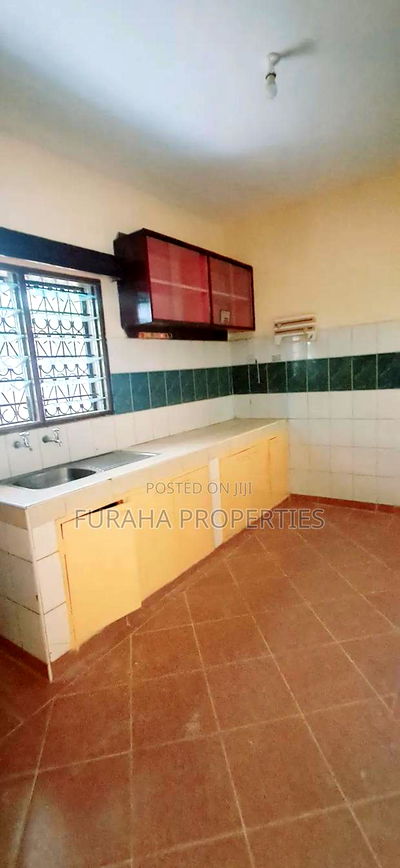 3bdrm Bungalow in Bamburi for sale - Image 6