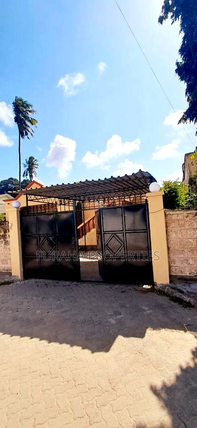 3bdrm Bungalow in Bamburi for sale - Image 7