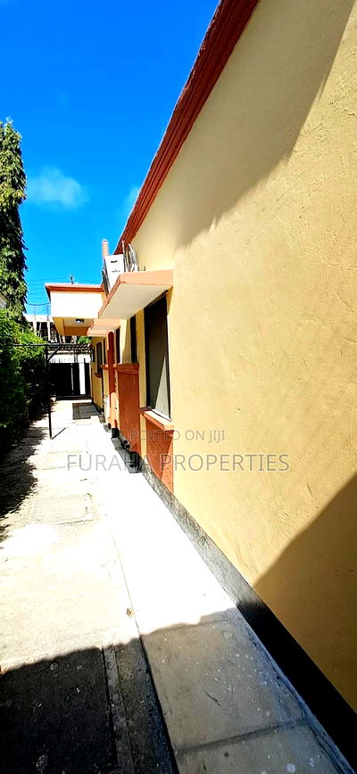 3bdrm Bungalow in Bamburi for sale - Image 1