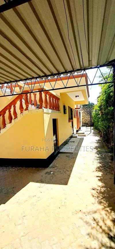 3bdrm Bungalow in Bamburi for sale - Image 5