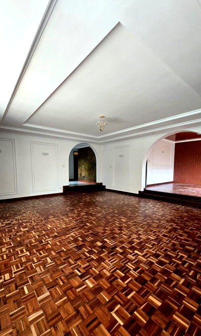 Luxury 5BR Home with Garden