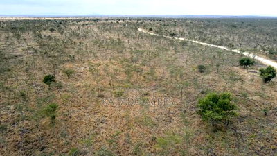 10 Acres Touching Imaroro Konza Road at 850,000ksh Per Acre - Image 3