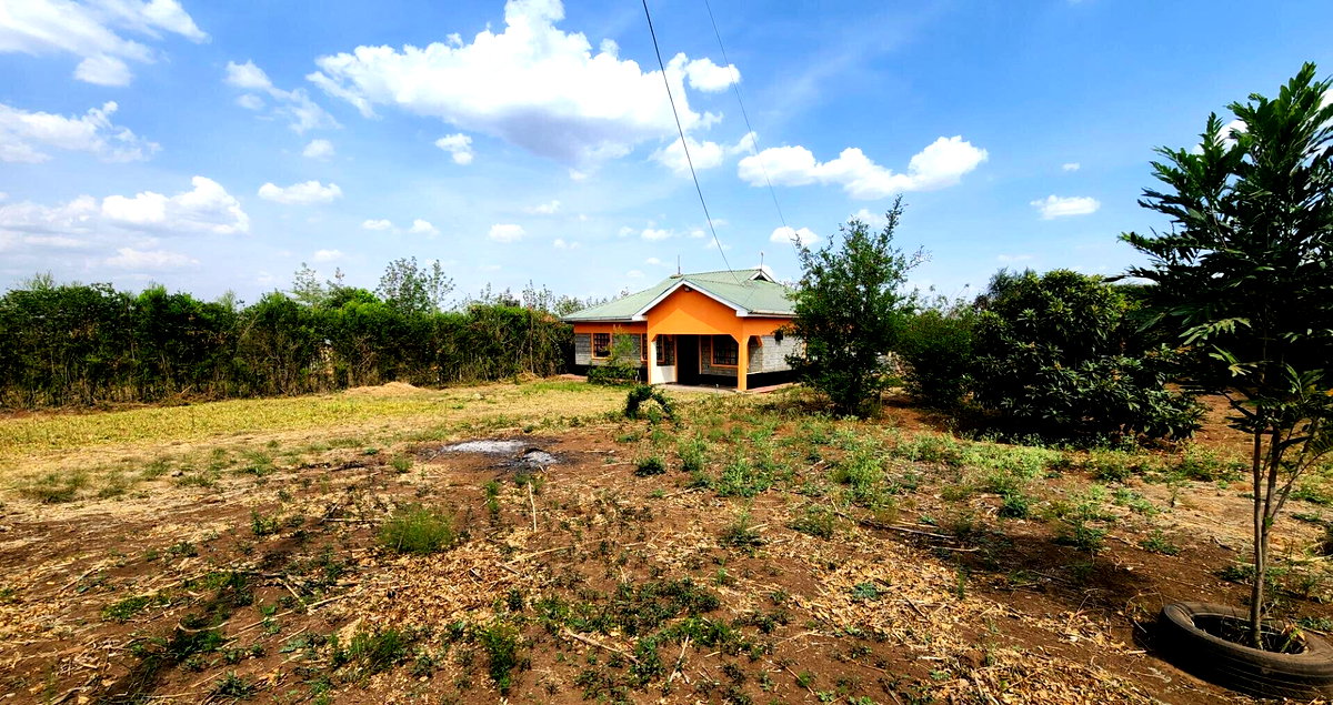 Quarter Acre 3BR Home with Garden