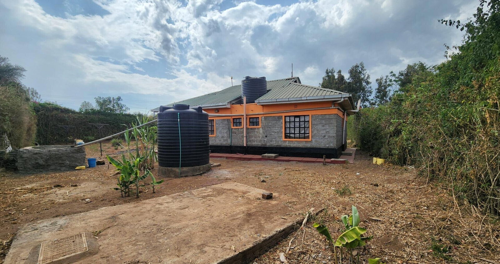 Quarter Acre 3BR Home with Garden
