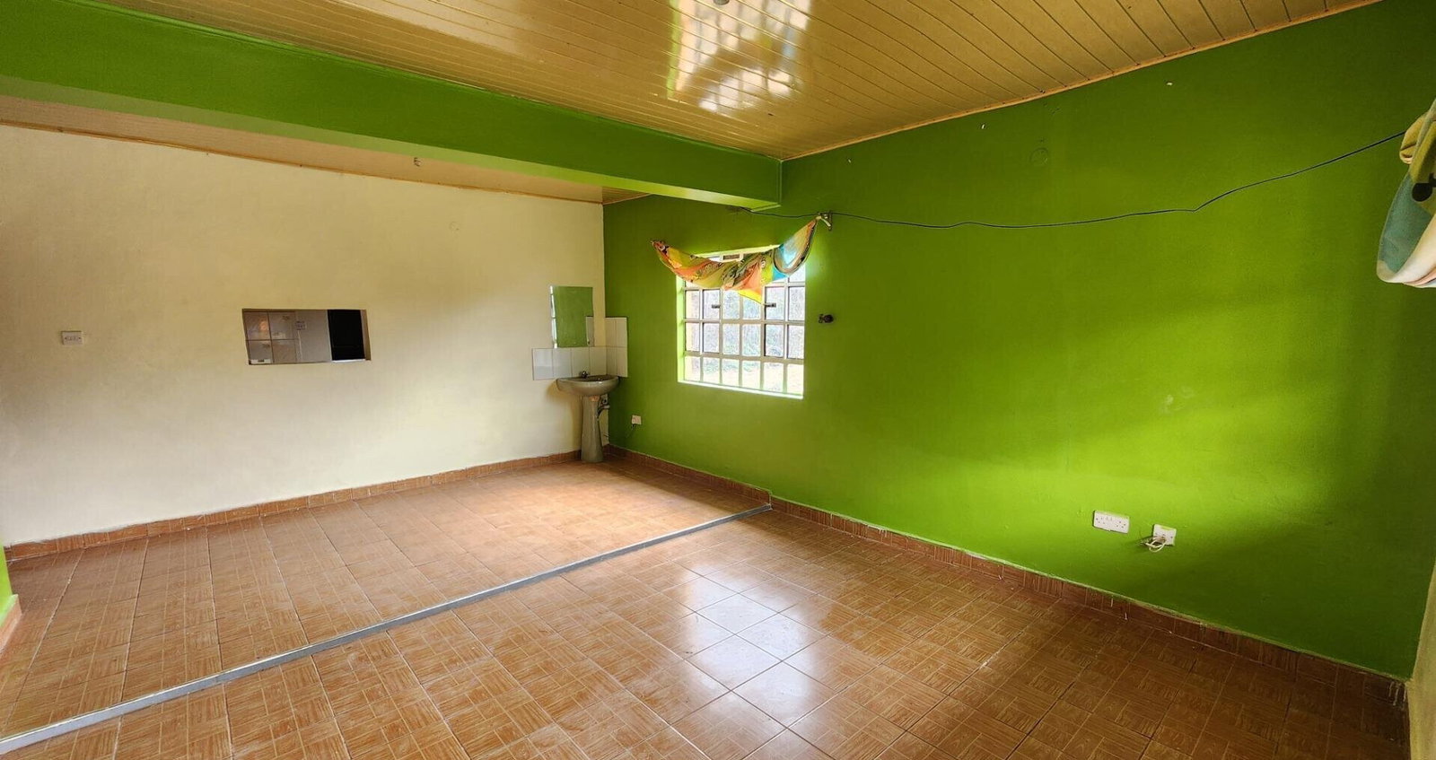 Quarter Acre 3BR Home with Garden