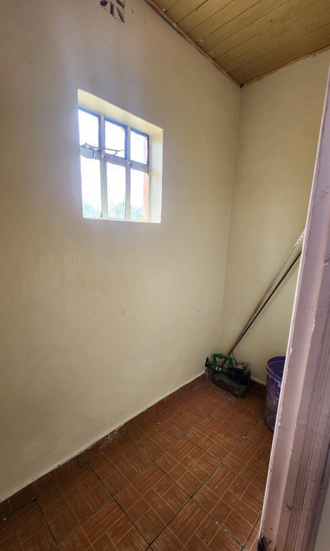 Quarter Acre 3BR Home with Garden