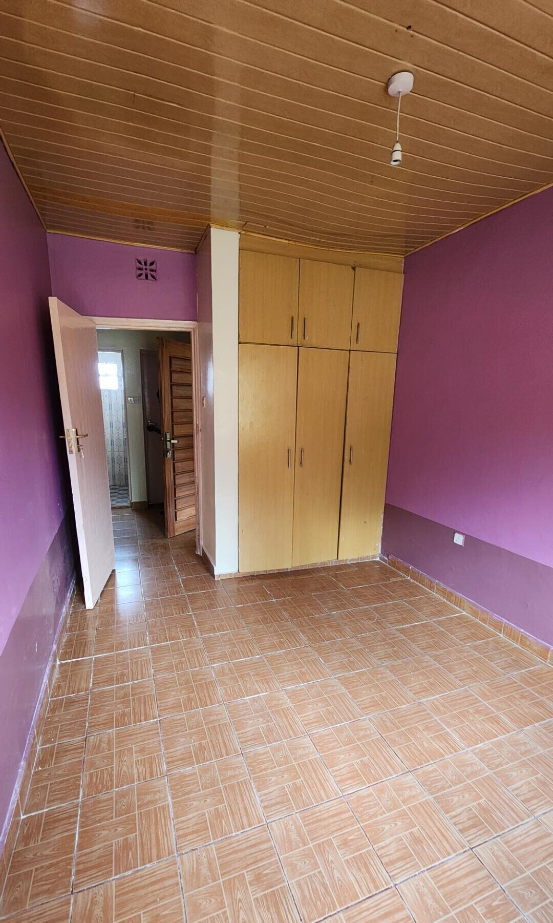 Quarter Acre 3BR Home with Garden