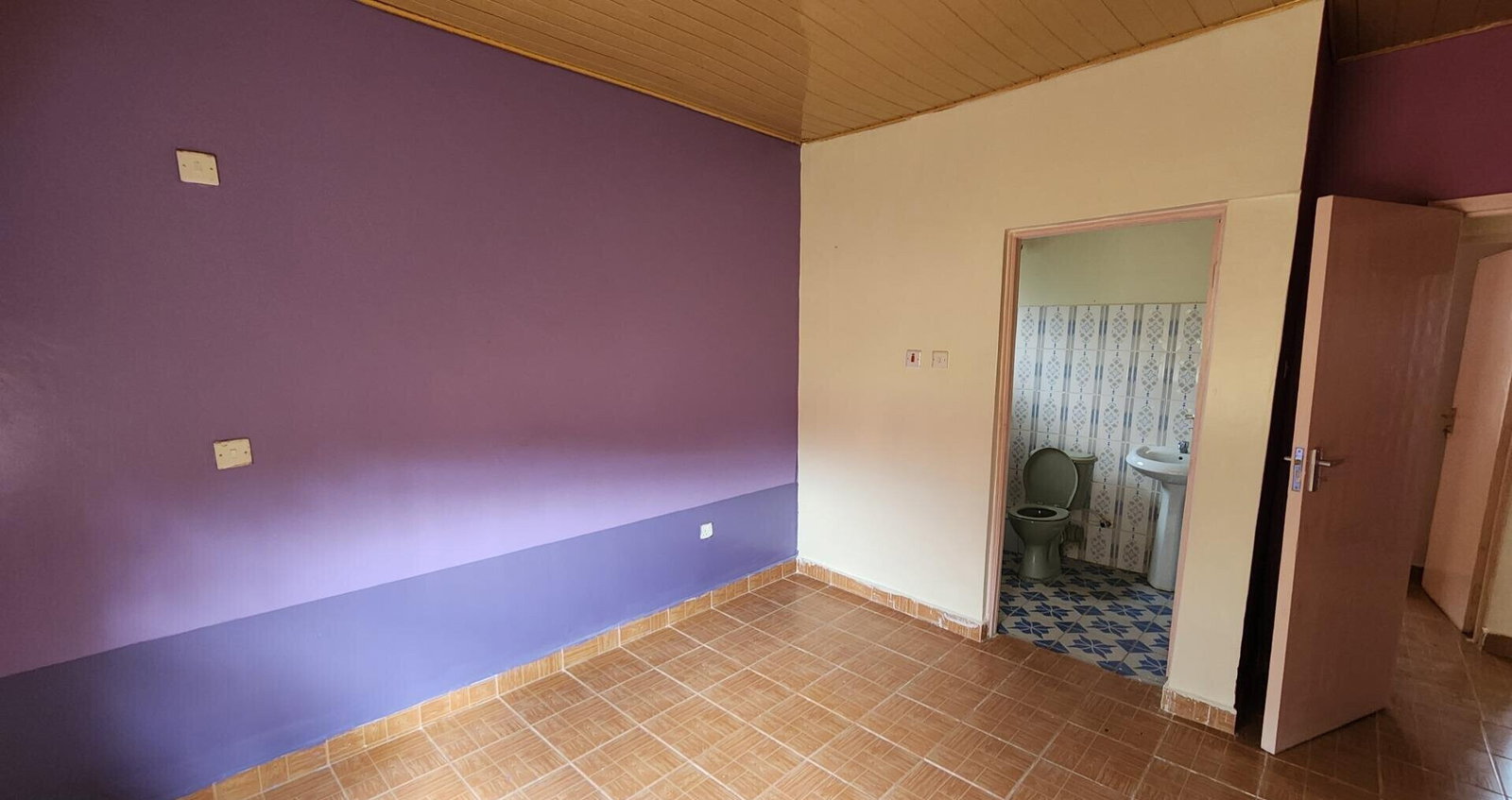 Quarter Acre 3BR Home with Garden