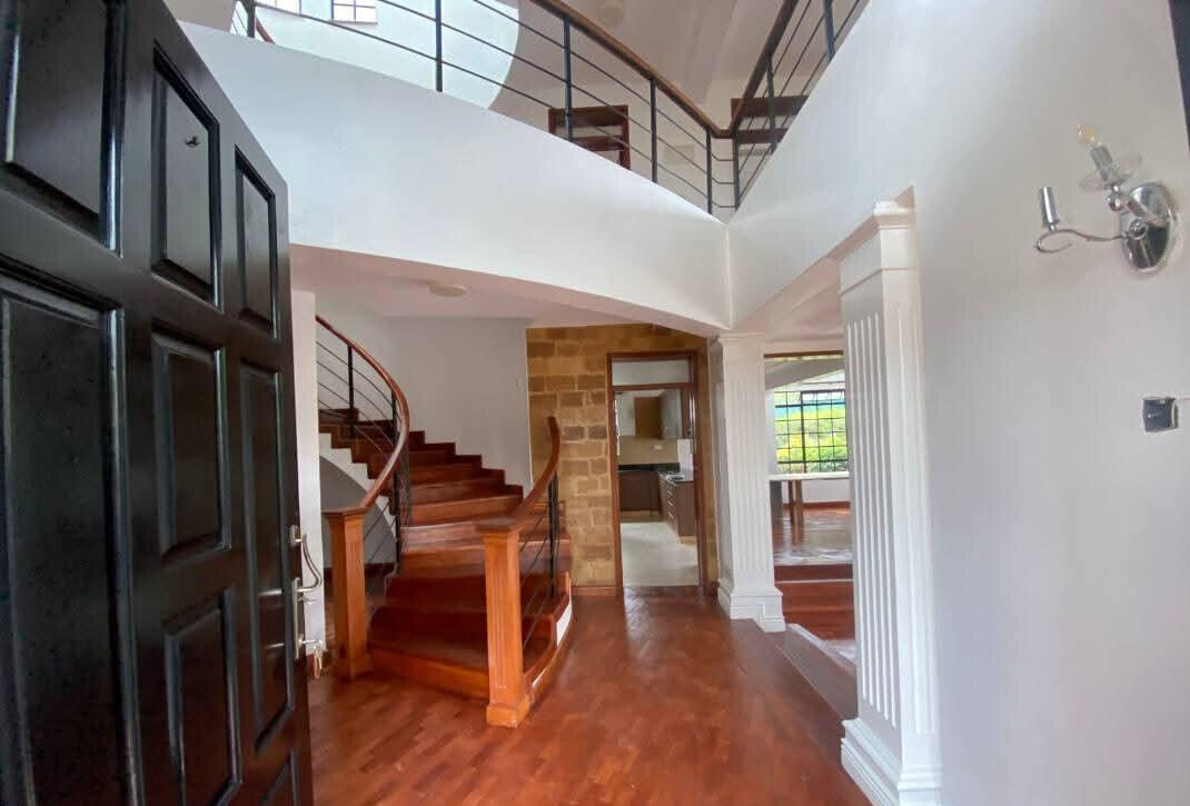 5BR All-Ensuite Townhouse with Pool & DSQ – Garden City