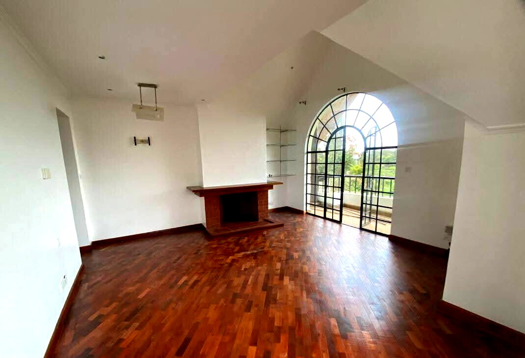 5BR All-Ensuite Townhouse with Pool & DSQ – Garden City
