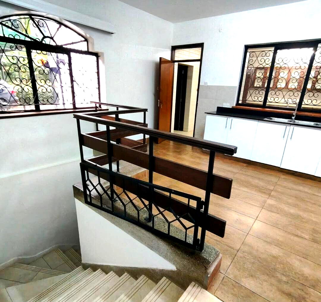 5-Bed Townhouse with Mature Garden & Two Kitchens - Nyari