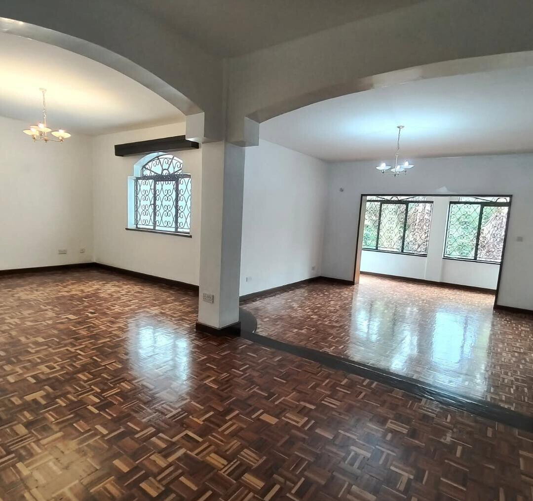 5-Bed Townhouse with Mature Garden & Two Kitchens - Nyari