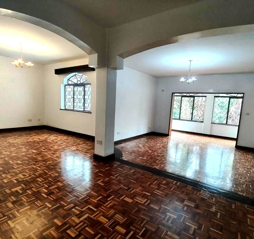 5-Bed Townhouse with Mature Garden & Two Kitchens - Nyari