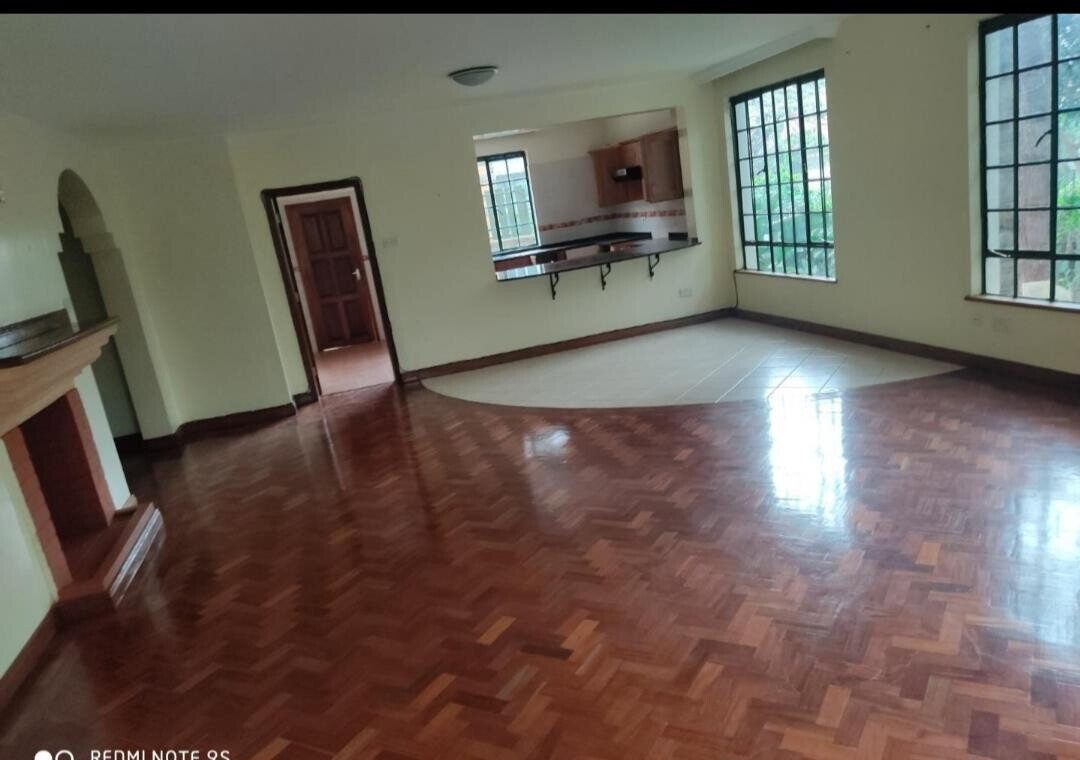 5-Ensuite Corner Villa with Attic & Mature Garden - Lavington