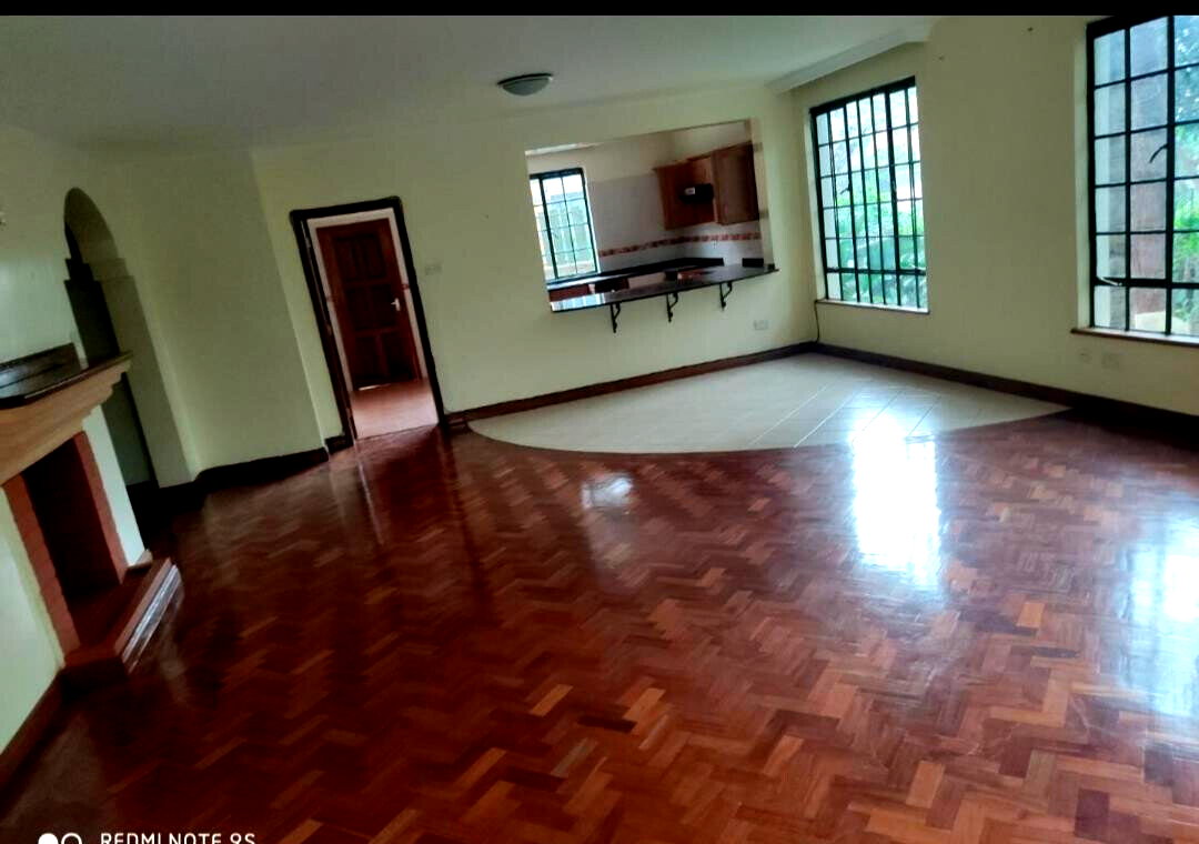 5-Ensuite Corner Villa with Attic & Mature Garden - Lavington
