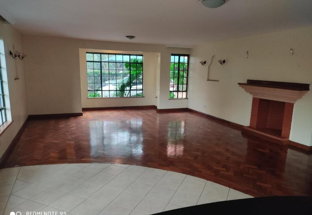 5-Ensuite Corner Villa with Attic & Mature Garden - Lavington