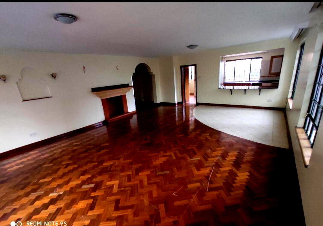5-Ensuite Corner Villa with Attic & Mature Garden - Lavington