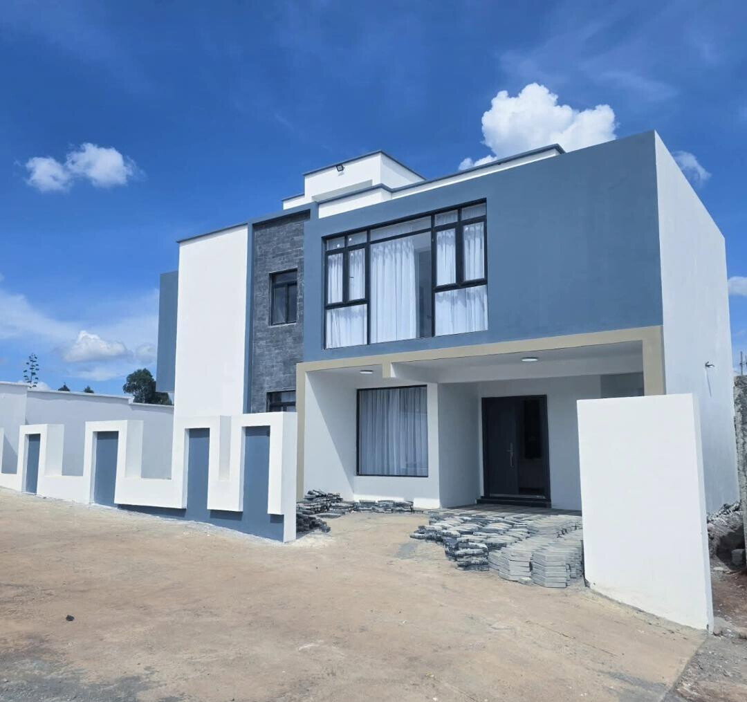 Modern 5BR+SQ Townhouse on 40x80 Plot - Kamangu, Kikuyu