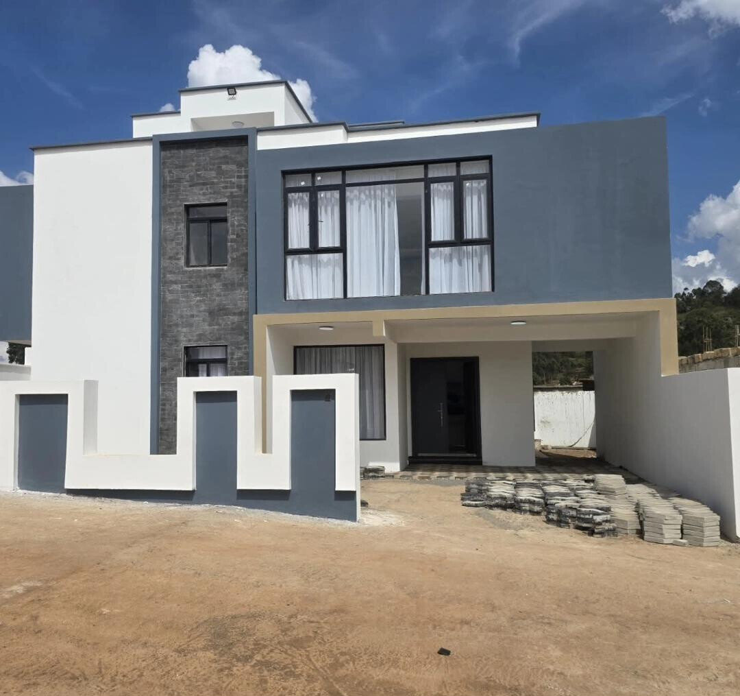 Modern 5BR+SQ Townhouse on 40x80 Plot - Kamangu, Kikuyu