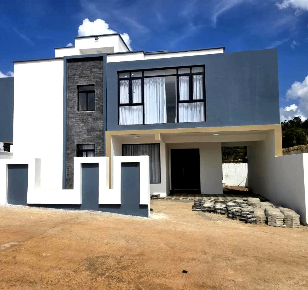 Modern 5BR+SQ Townhouse on 40x80 Plot - Kamangu, Kikuyu