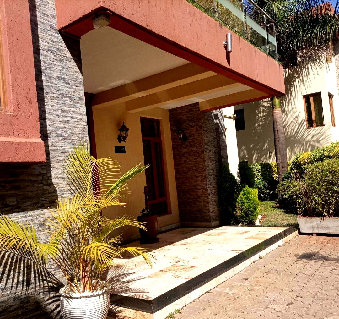 5-Ensuite Townhouse with DSQ Garden in 4-Unit Gated Community - Lavington