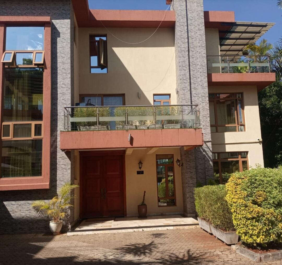 5-Ensuite Townhouse with DSQ Garden in 4-Unit Gated Community - Lavington