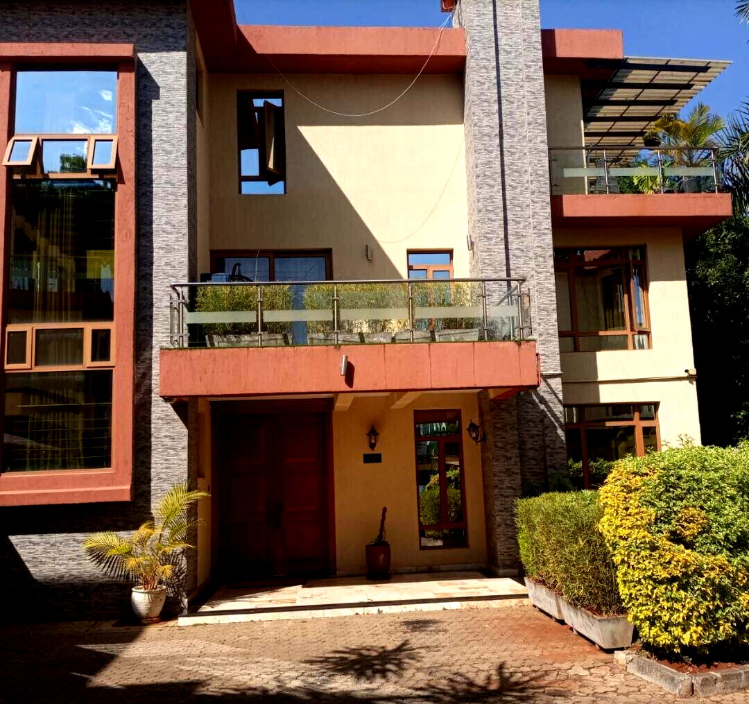 5-Ensuite Townhouse with DSQ Garden in 4-Unit Gated Community - Lavington