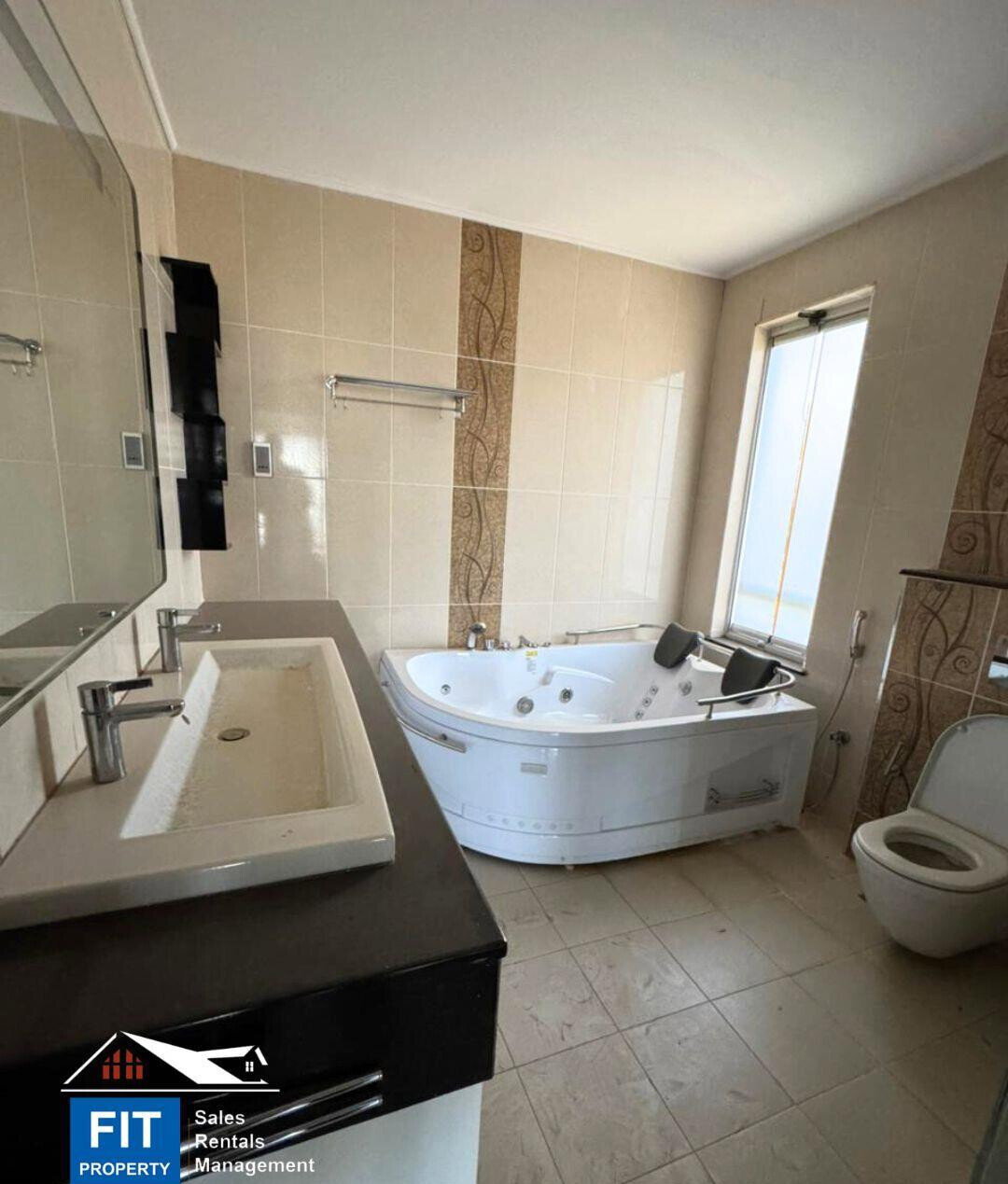 3BR All-Ensuite with Jacuzzi & Resort Amenities - Riverside Drive