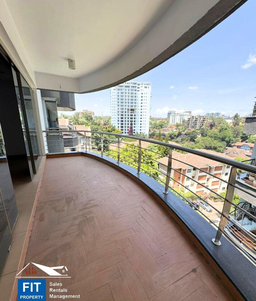 3BR All-Ensuite with Jacuzzi & Resort Amenities - Riverside Drive
