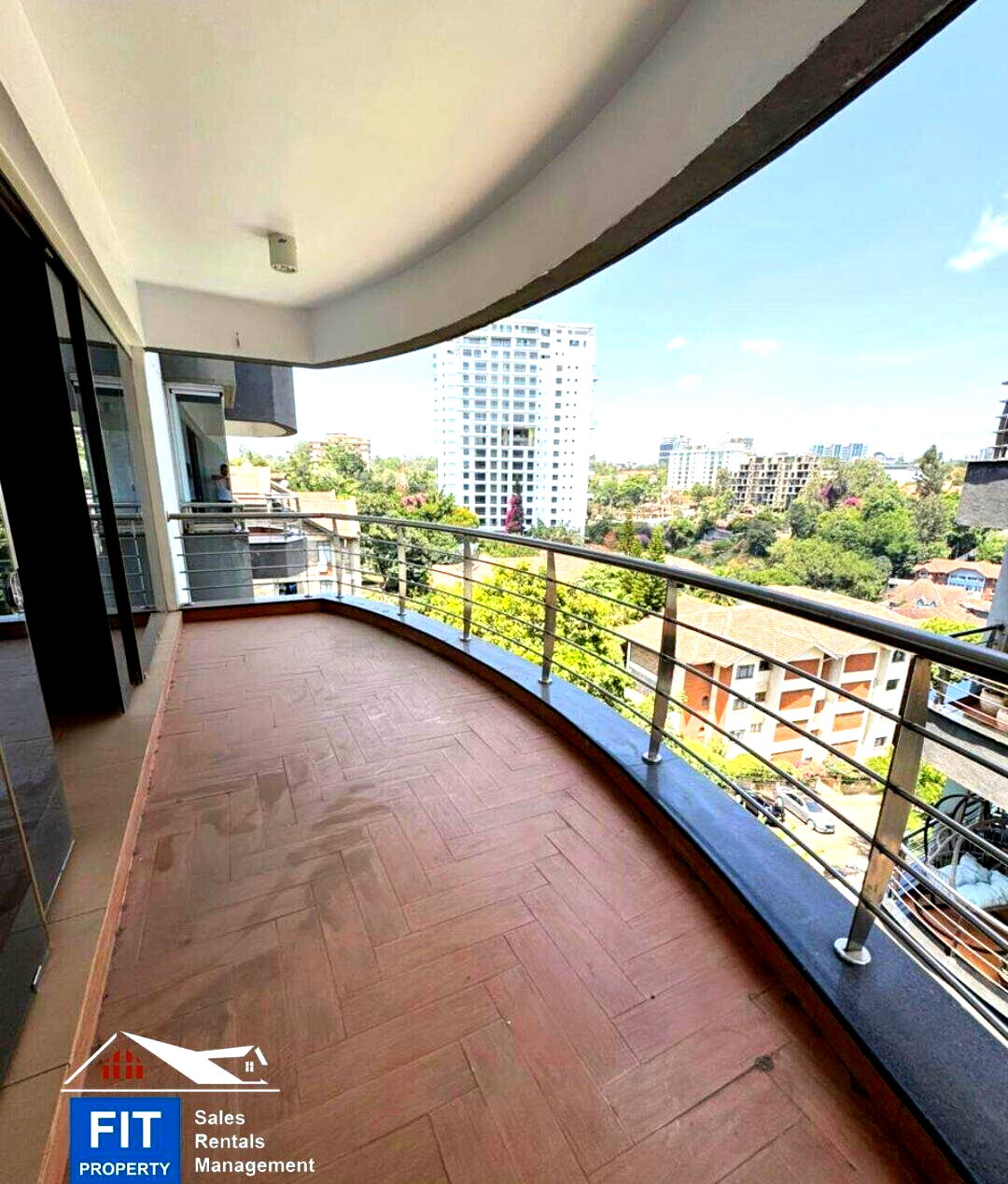 3BR All-Ensuite with Jacuzzi & Resort Amenities - Riverside Drive