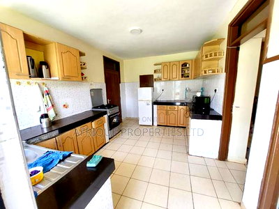 5bdrm House in Garden Estate, Thome for sale - Image 3