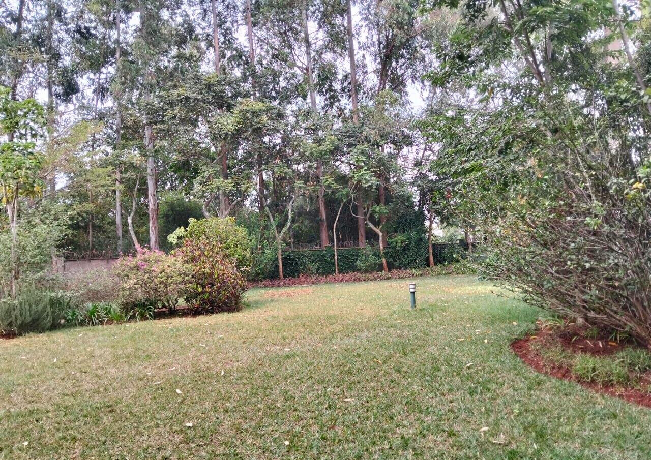 5BR All-Ensuite Townhouse with Gym & Ample Parking - Runda