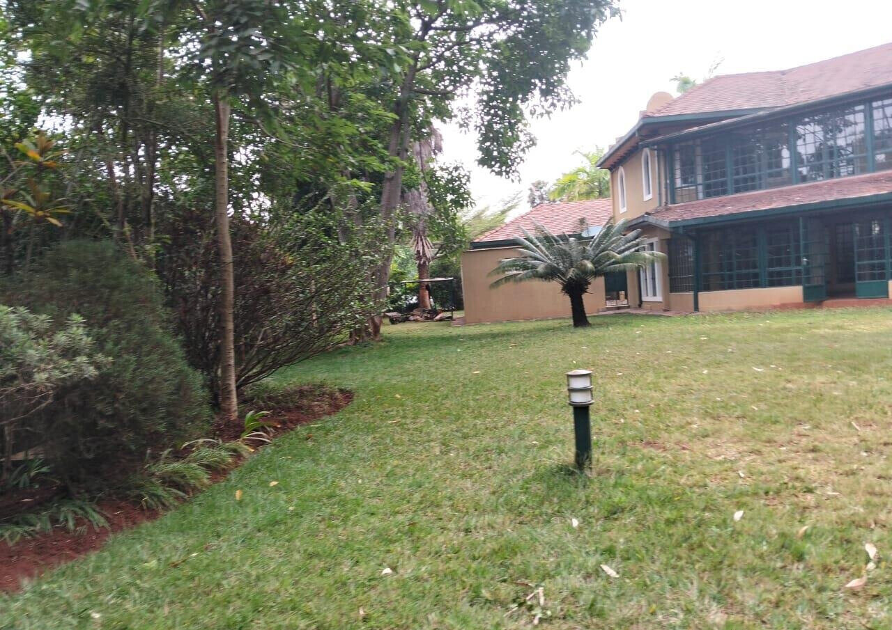 5BR All-Ensuite Townhouse with Gym & Ample Parking - Runda