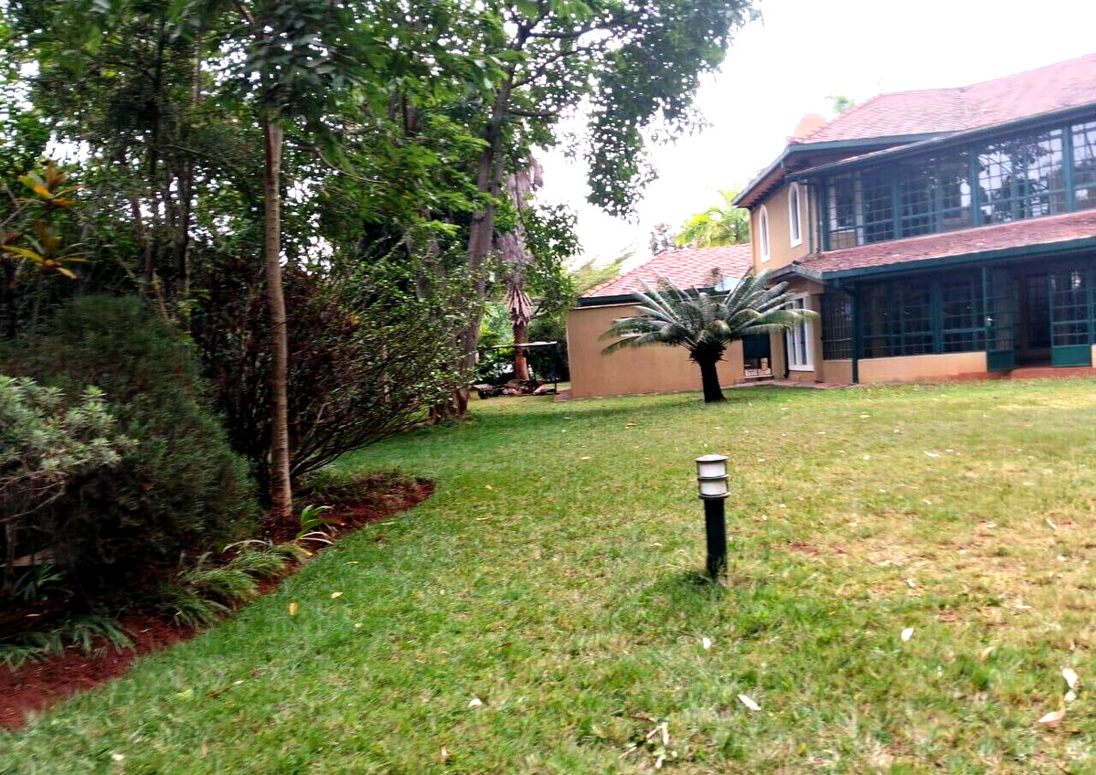 5BR All-Ensuite Townhouse with Gym & Ample Parking - Runda