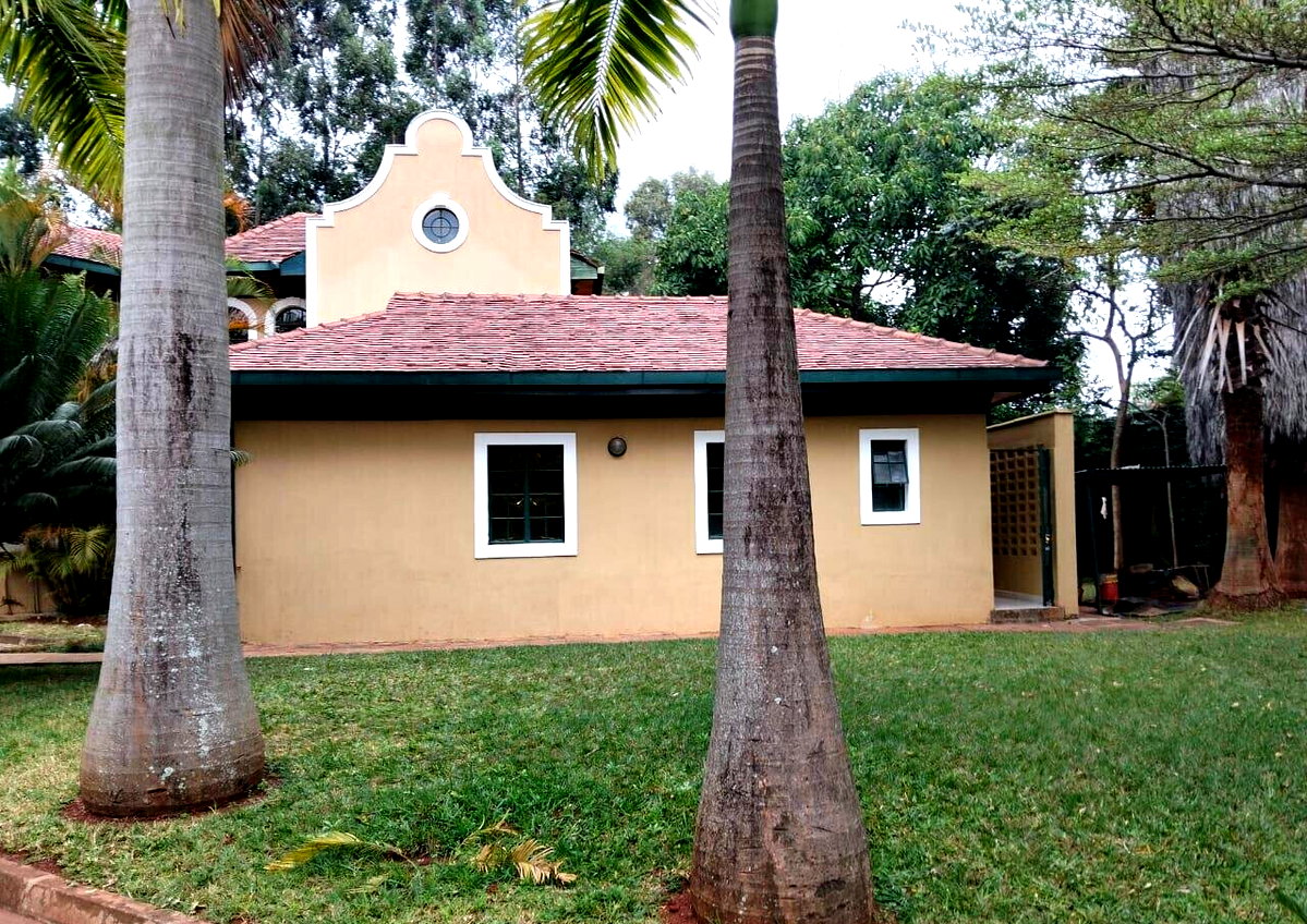 5BR All-Ensuite Townhouse with Gym & Ample Parking - Runda