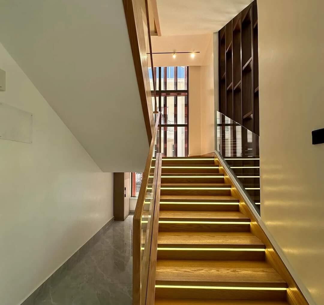 6-Bed Smart Villa with Guest Wing & Rooftop Jacuzzi - Lavington