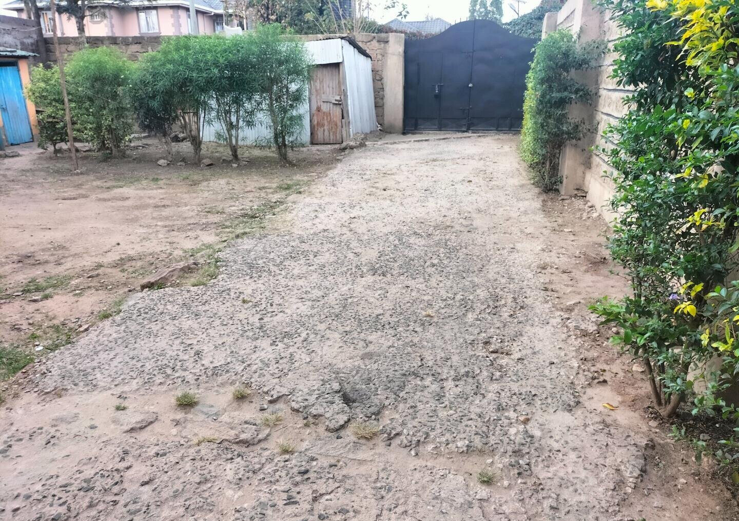 4BR Townhouse with Bathtub & Balconies - 50x100 off Mombasa Road