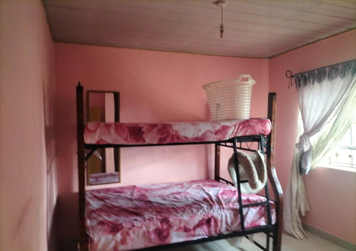 4BR Townhouse with Bathtub & Balconies - 50x100 off Mombasa Road