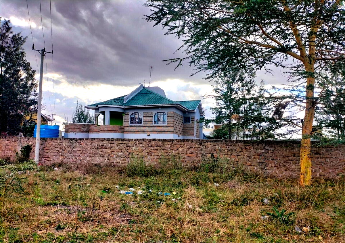 4BR Townhouse with Bathtub & Balconies - 50x100 off Mombasa Road