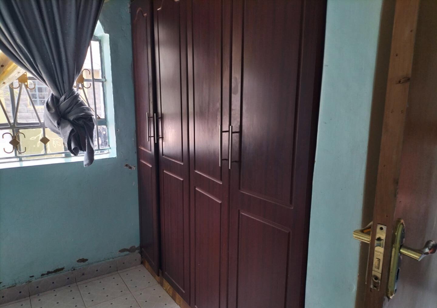4BR Townhouse with Bathtub & Balconies - 50x100 off Mombasa Road