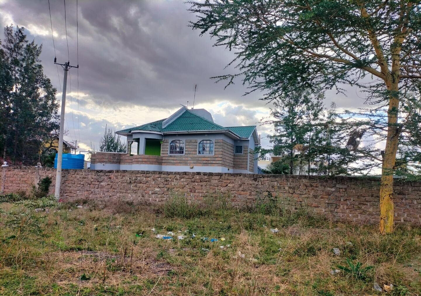 4BR Townhouse with Bathtub & Balconies - 50x100 off Mombasa Road