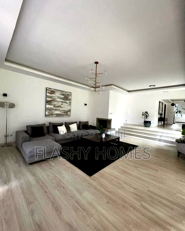 5bdrm Villa in Hardy for sale