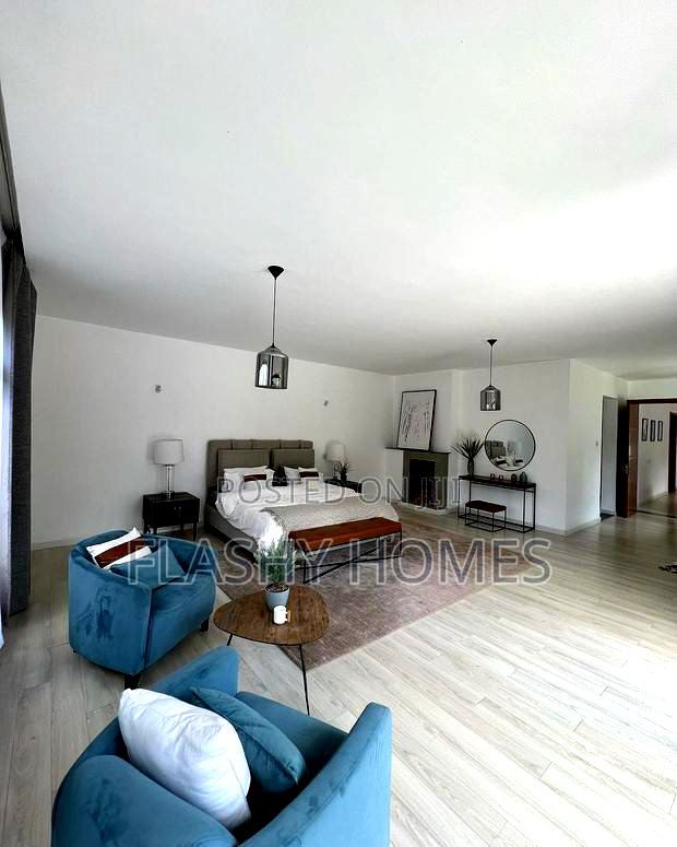 5bdrm Villa in Hardy for sale