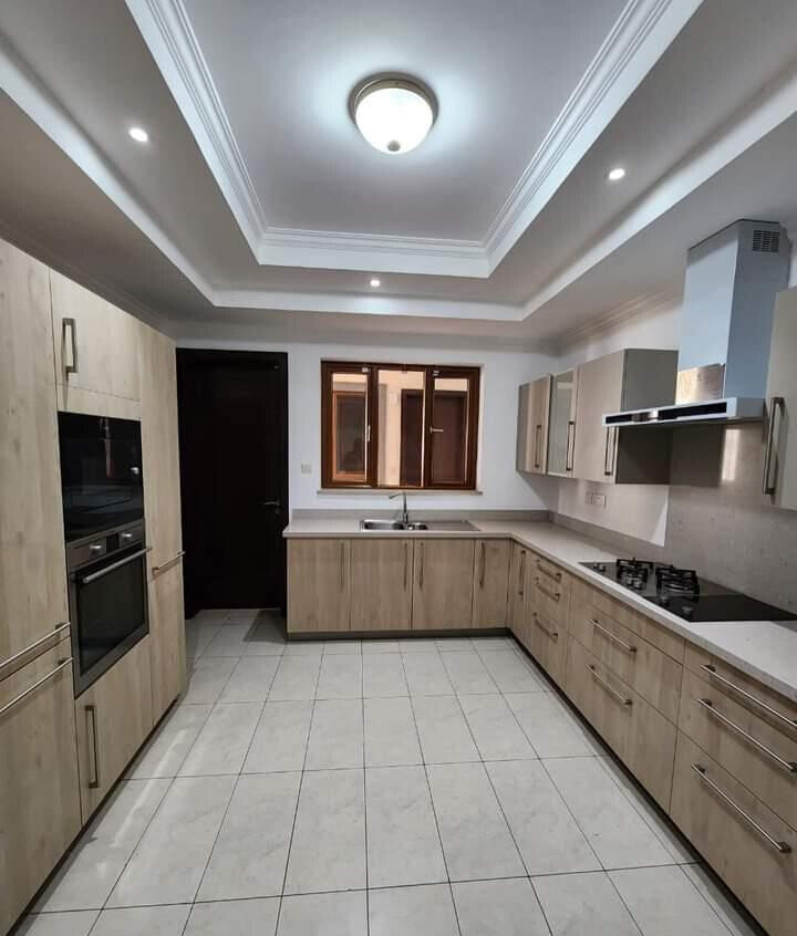 Pet-Friendly 5BR Townhouse with DSQ & Generator - Lavington