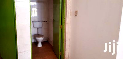 3000 Sq Feet Godown to Let Near DT Dobie - Image 7