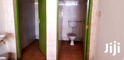 3000 Sq Feet Godown to Let Near DT Dobie - Image 10