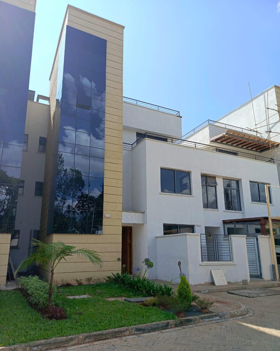 4-Ensuite Townhouse with DSQ on Convent Drive - Lavington