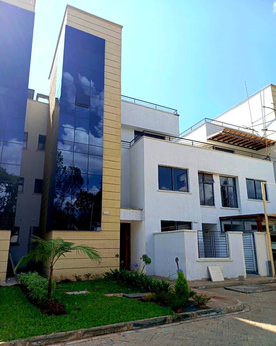 4-Ensuite Townhouse with DSQ on Convent Drive - Lavington